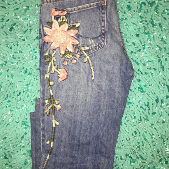 🌺 Beautiful Embroidered jeans - Picture 4 of 6